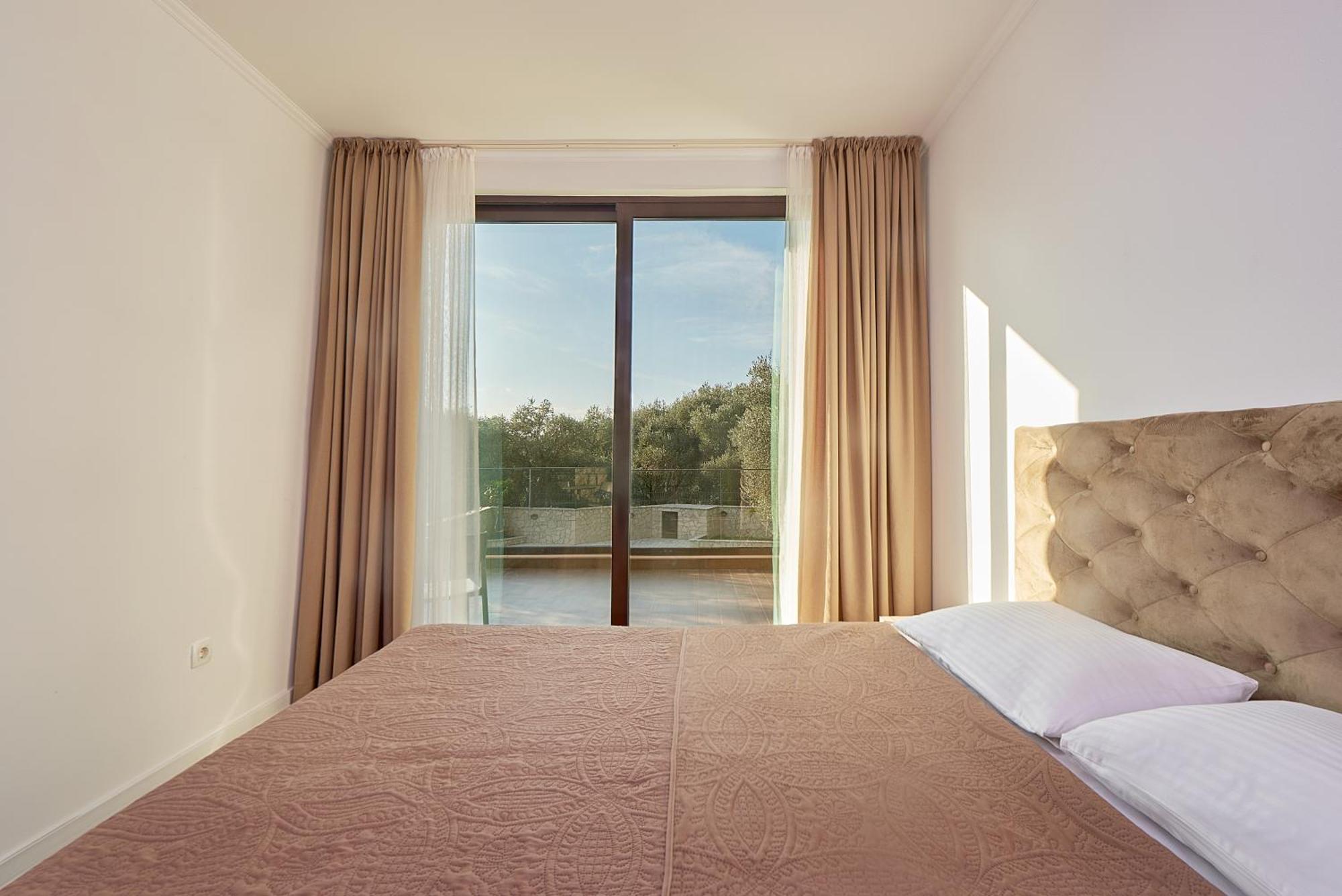 Adria Lux Apartmens 2 スヴェティ・ステファン エクステリア 写真