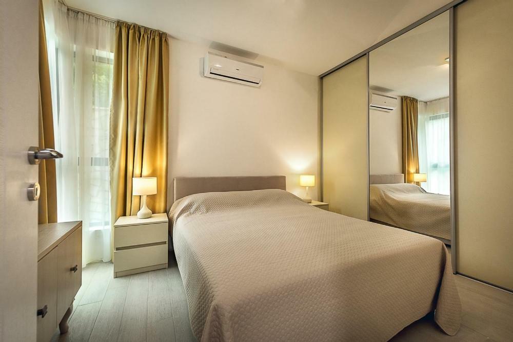 Adria Lux Apartmens 2 スヴェティ・ステファン エクステリア 写真