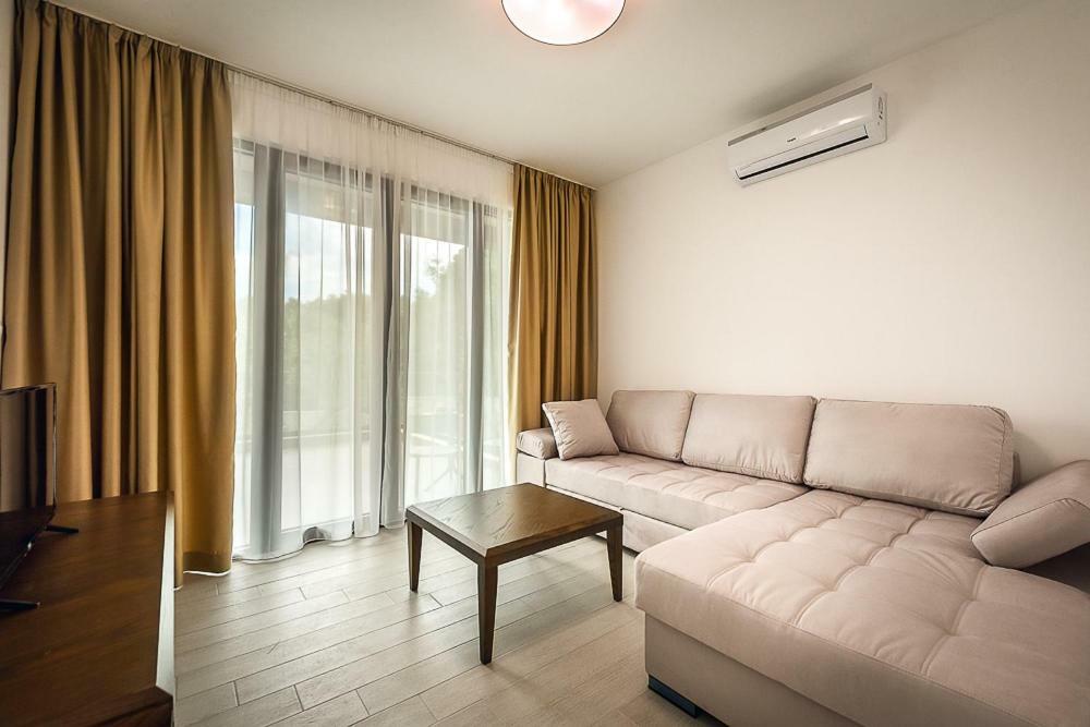 Adria Lux Apartmens 2 スヴェティ・ステファン エクステリア 写真