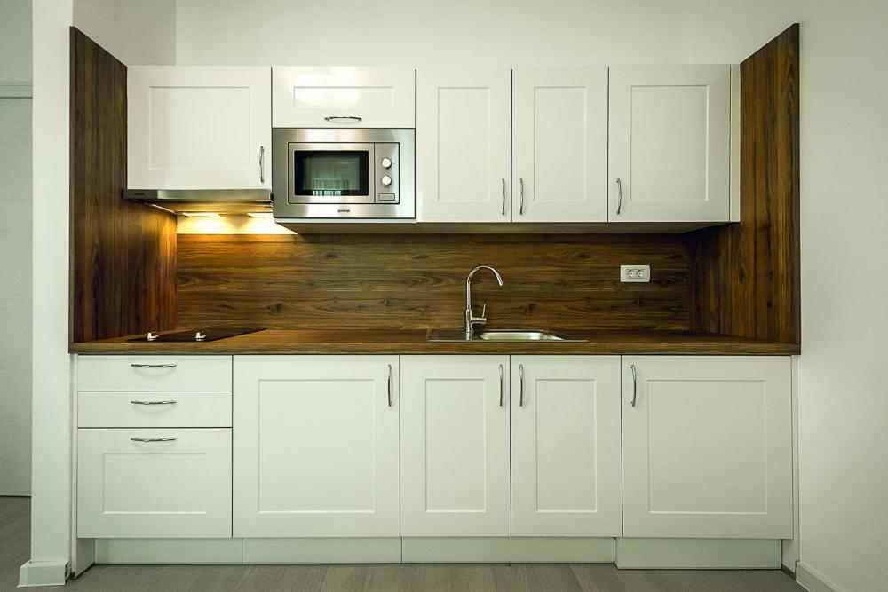 Adria Lux Apartmens 2 スヴェティ・ステファン エクステリア 写真