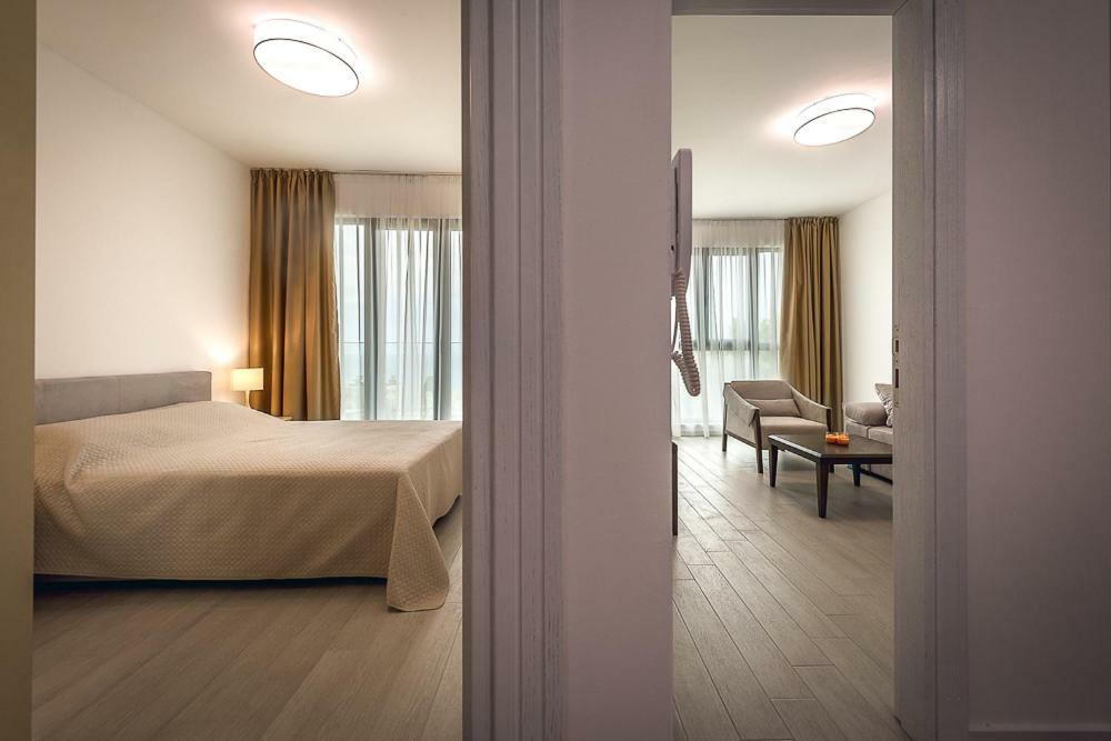 Adria Lux Apartmens 2 スヴェティ・ステファン エクステリア 写真
