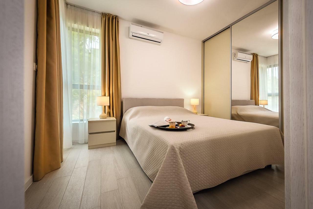 Adria Lux Apartmens 2 スヴェティ・ステファン エクステリア 写真