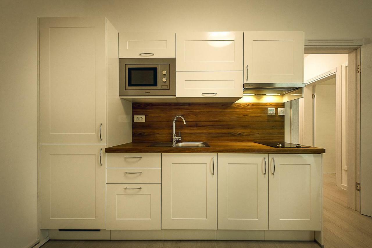 Adria Lux Apartmens 2 スヴェティ・ステファン エクステリア 写真