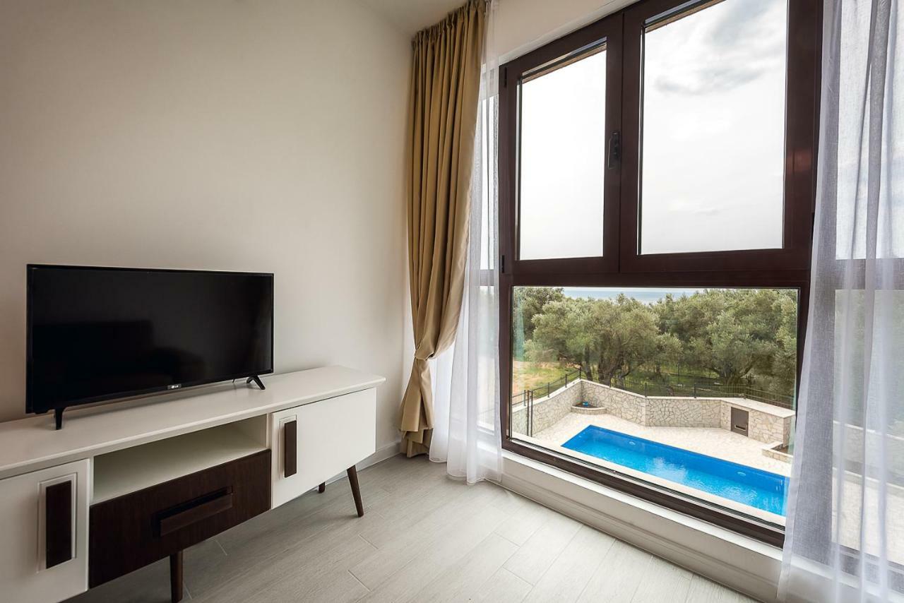 Adria Lux Apartmens 2 スヴェティ・ステファン エクステリア 写真