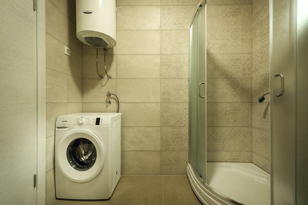 Adria Lux Apartmens 2 スヴェティ・ステファン エクステリア 写真