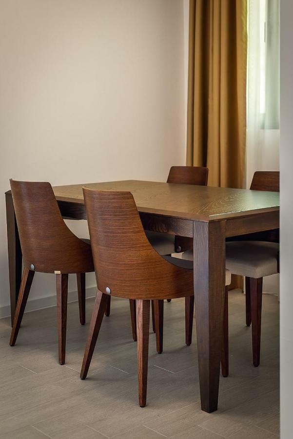 Adria Lux Apartmens 2 スヴェティ・ステファン エクステリア 写真