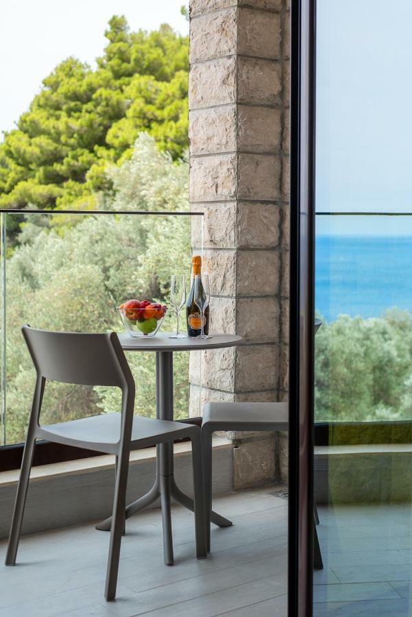 Adria Lux Apartmens 2 スヴェティ・ステファン エクステリア 写真