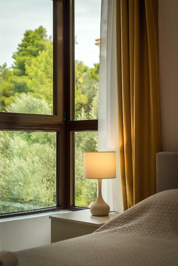 Adria Lux Apartmens 2 スヴェティ・ステファン エクステリア 写真