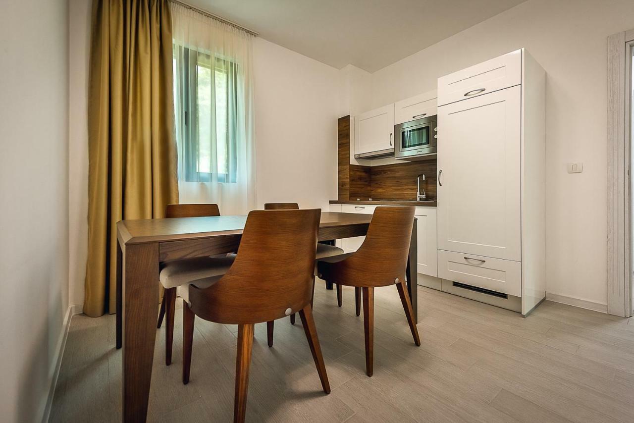 Adria Lux Apartmens 2 スヴェティ・ステファン エクステリア 写真
