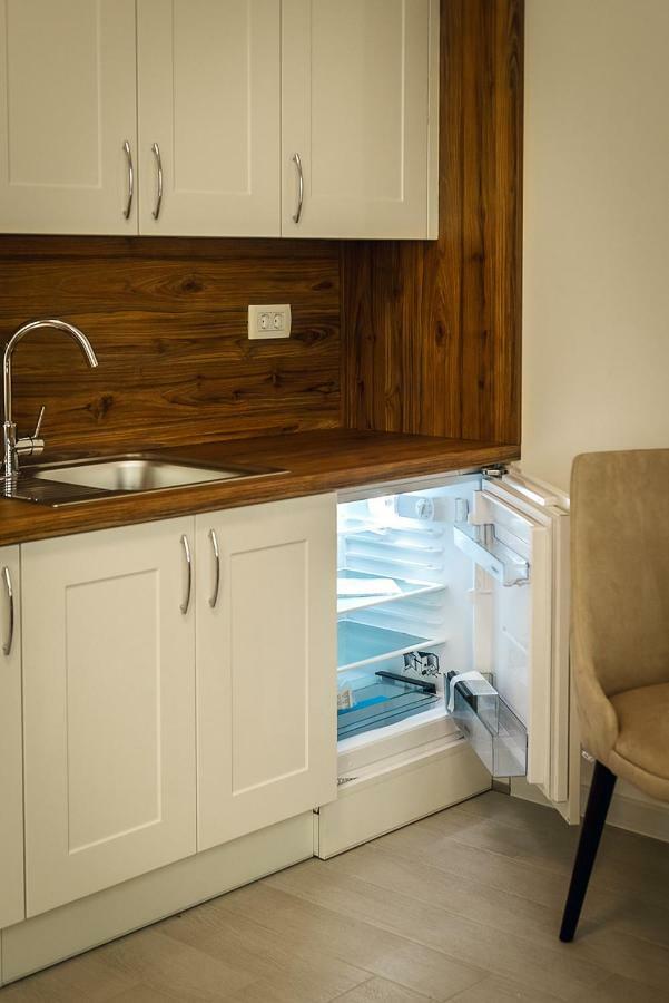 Adria Lux Apartmens 2 スヴェティ・ステファン エクステリア 写真